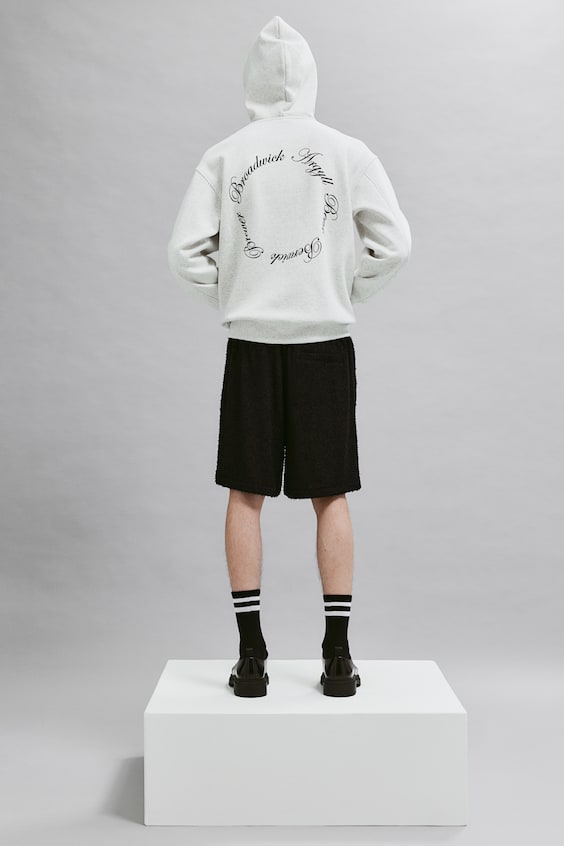 HM Bedruckter Hoodie in Oversized Fit Sonderangebote