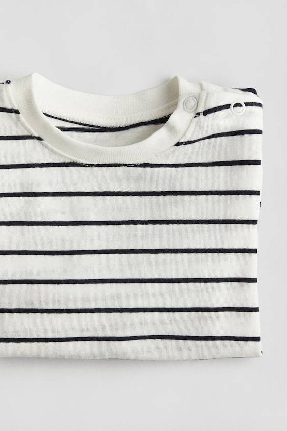 HM 2-teiliges Set mit Shirt und Latzhose Jubiläumsangebot
