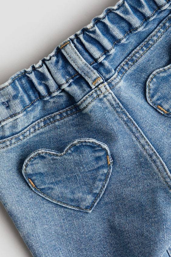 HM Jeans mit herzförmigen Taschen Online Outlet