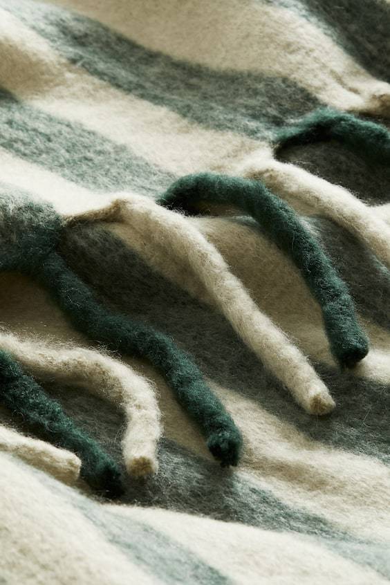 HM Patterned wool-blend blanket Letzte 3 Tage