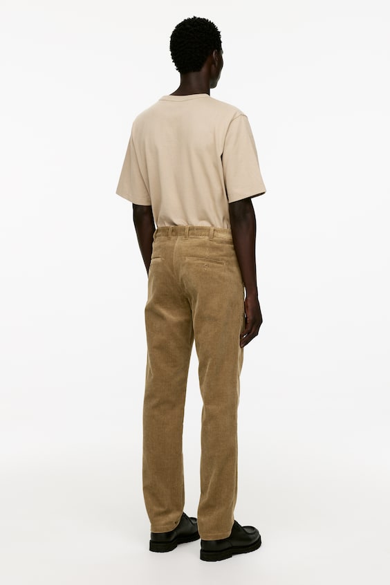 HM Gerade geschnittene Chinohose aus Cord Outlet