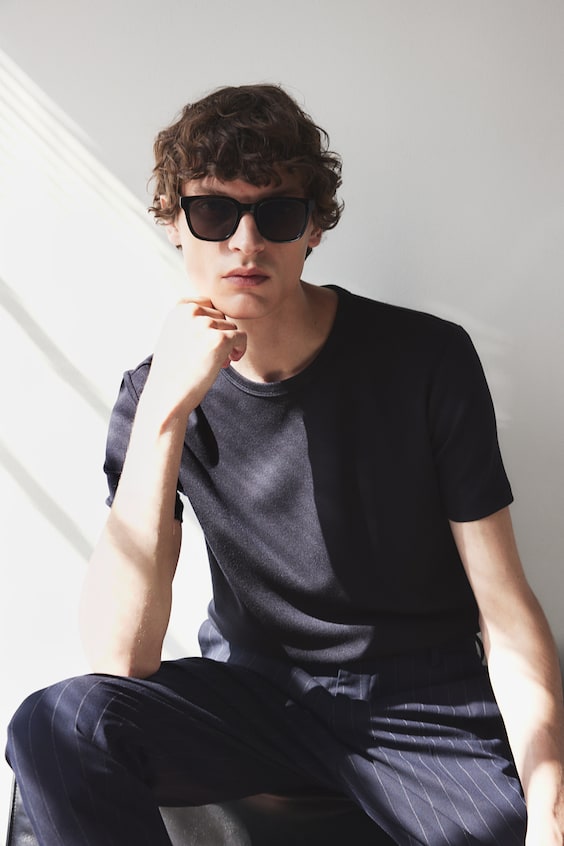 HM T-Shirt in Slim Fit Bis zu 50% Rabatt