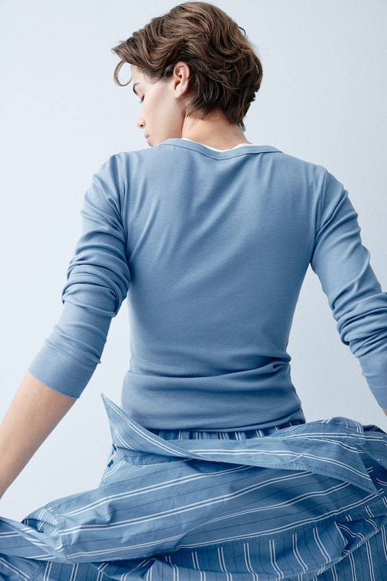 HM Geripptes Shirt aus Modalmix Valentinstagsangebot