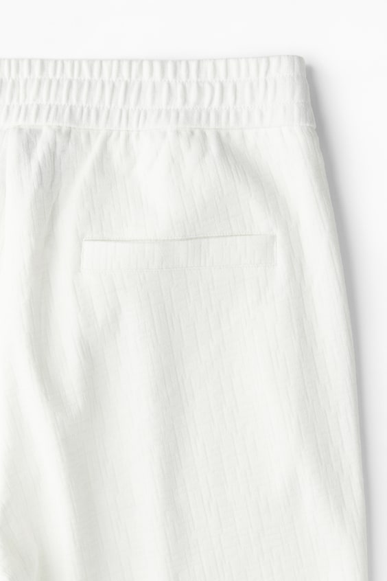 HM Strukturierte Hose im Slim Fit Verkauf