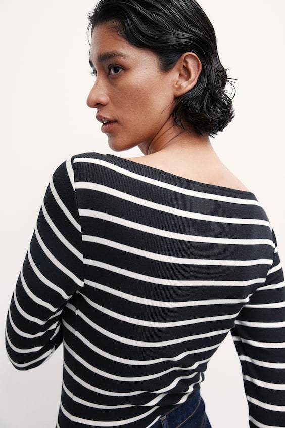 HM Shirt mit U-Boot-Ausschnitt Rabatte dieses Monats