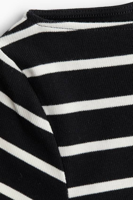 HM Shirt mit U-Boot-Ausschnitt Rabatte dieses Monats