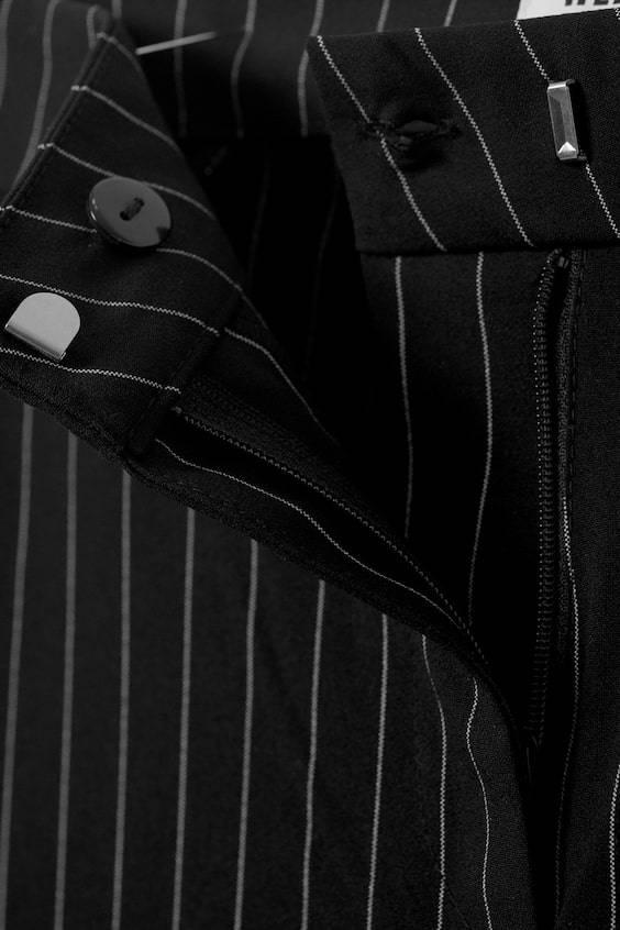 HM Schmal geschnittene Caprihose 2025