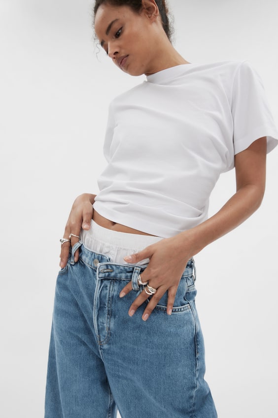 HM Lockere, schmal zulaufende Jeans Black Friday