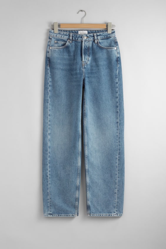 HM Lockere, schmal zulaufende Jeans Black Friday