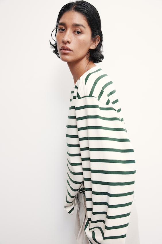 HM Oversized Shirt mit U-Boot-Ausschnitt Bestseller
