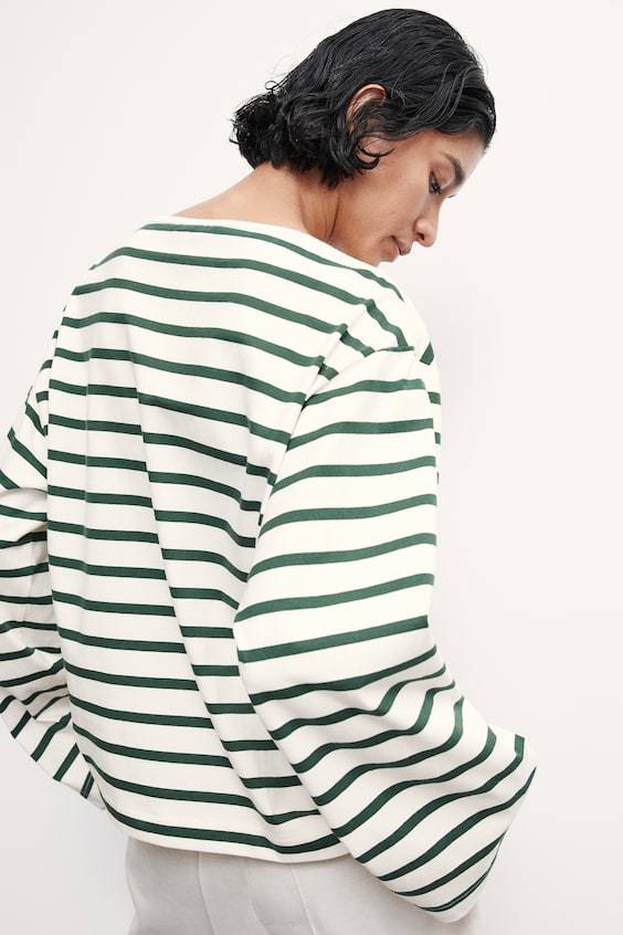 HM Oversized Shirt mit U-Boot-Ausschnitt Bestseller