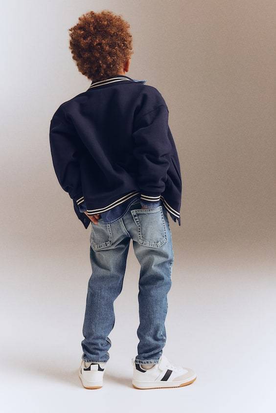 HM Relaxed Tapered Fit Jeans Nur für heute