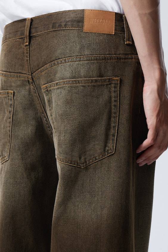 HM Lockere Jeans Sphere mit tief sitzendem Bund Speichern exportieren