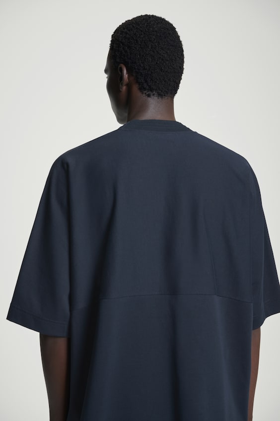 HM GEWICHTIGES OVERSIZED-T-SHIRT MIT KRAGEN Valentinstagsangebot