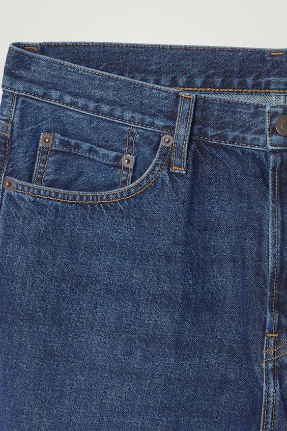 HM JEANS MIT SCHMAL ZULAUFENDEM BEIN Große Rabatte