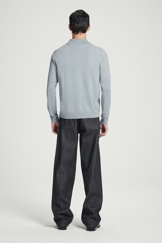 HM SCHMAL GESCHNITTENES POLOSHIRT AUS MERINOWOLLE Saisonale Angebote