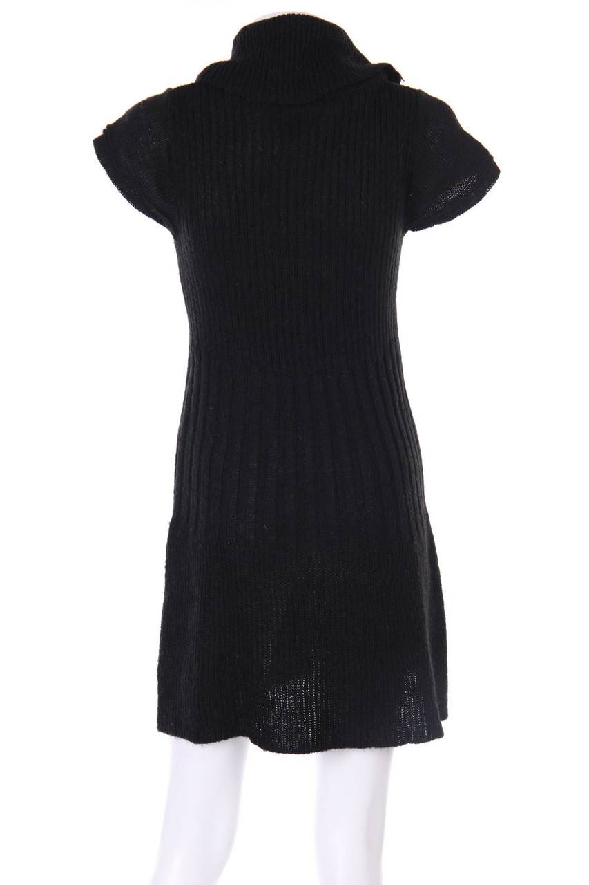 Carou Ohne Label Strick-Minikleid mit Rollkragen Exklusivangebot