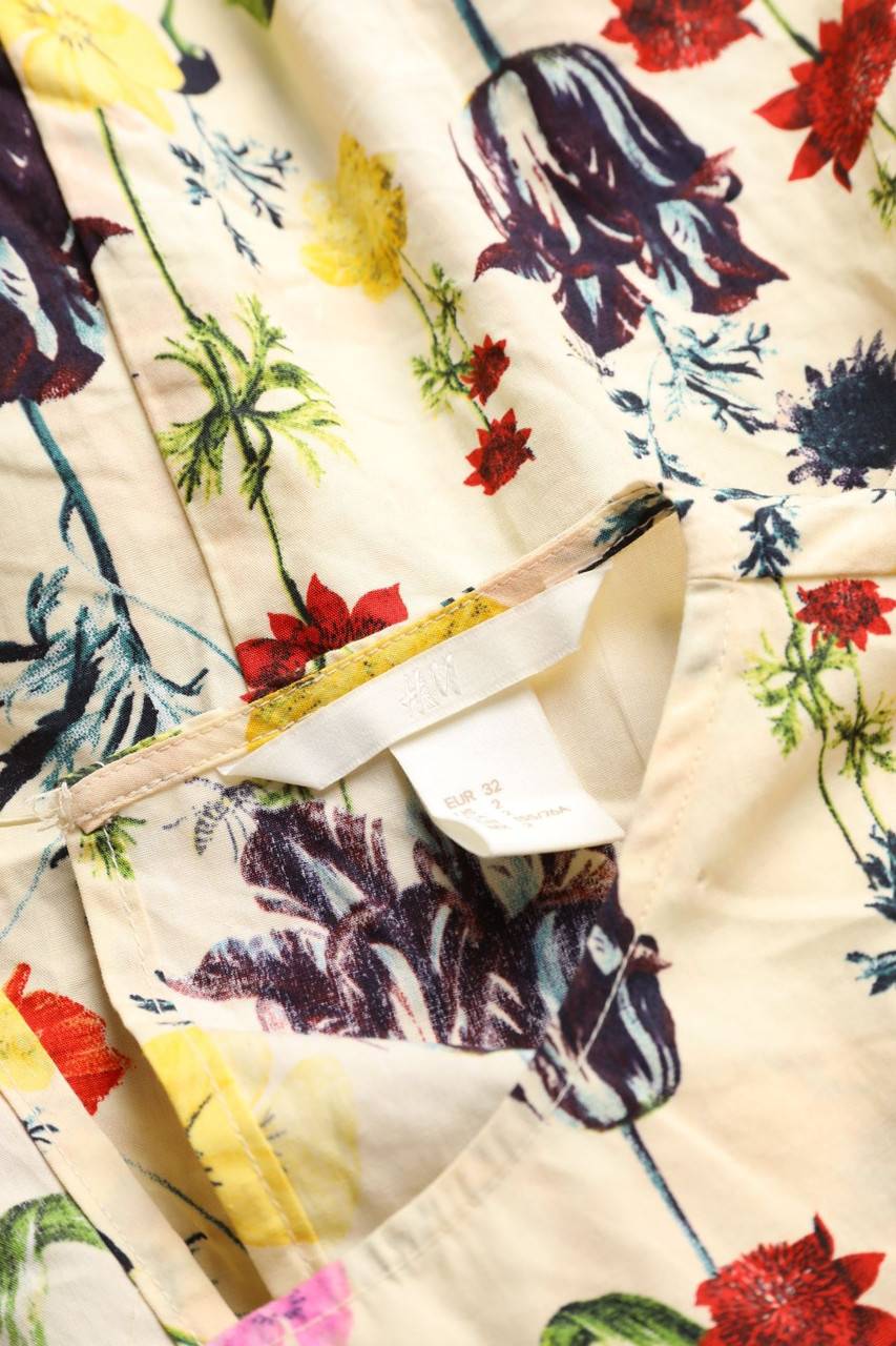 Carou H&M Bluse mit Blumen-Print zum Knoten Verkauf