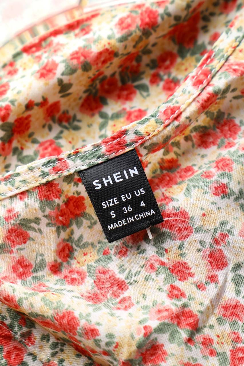 Carou SHEIN Maxi-Kleid mit Blumen-Print Exklusivangebot