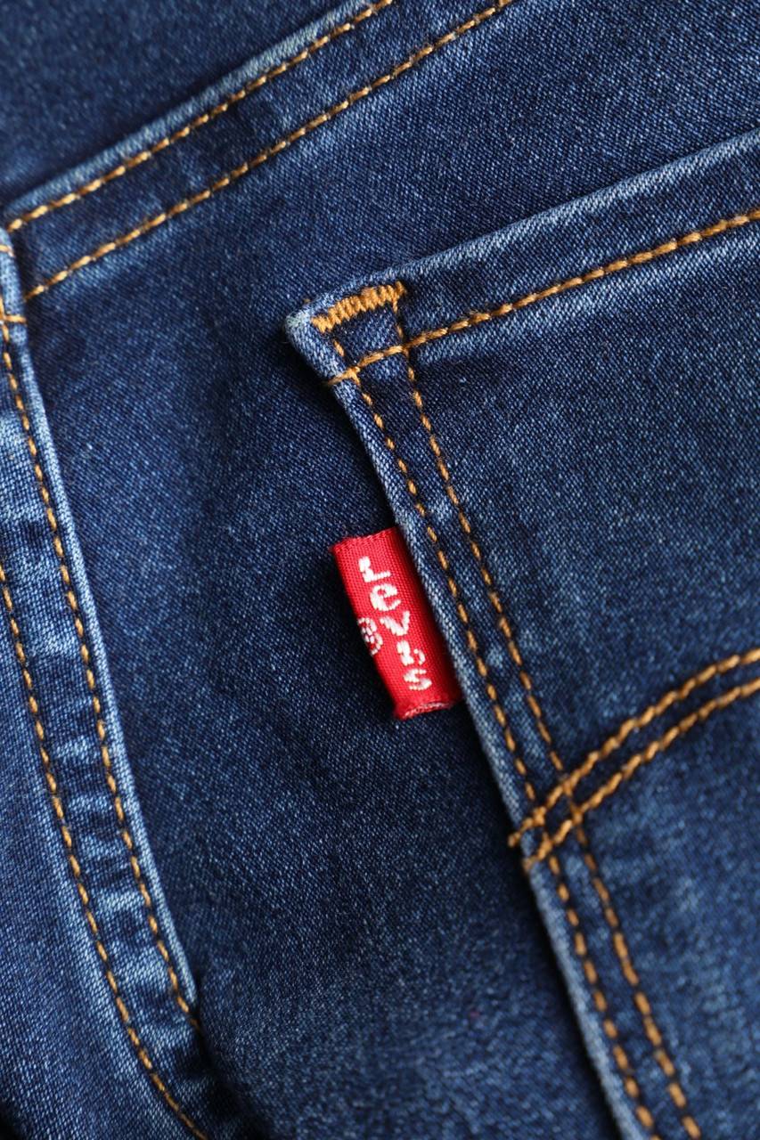 Carou LEVI´S Used Look Straight Cut Jeans mit Logo-Patch Zeitbegrenzte Promotion