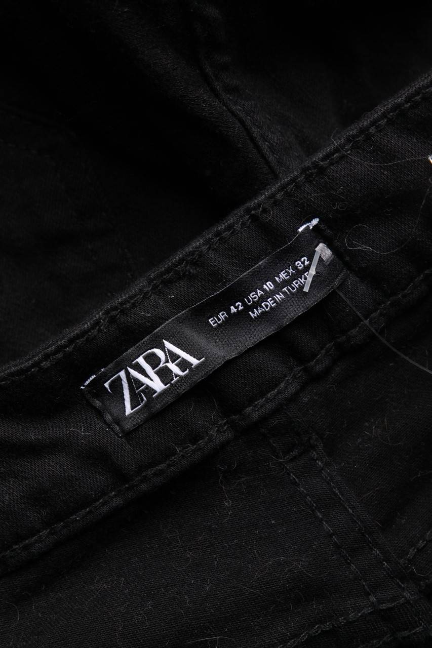 Carou ZARA Skinny-Jeans mit Applikationen Neueste Mode