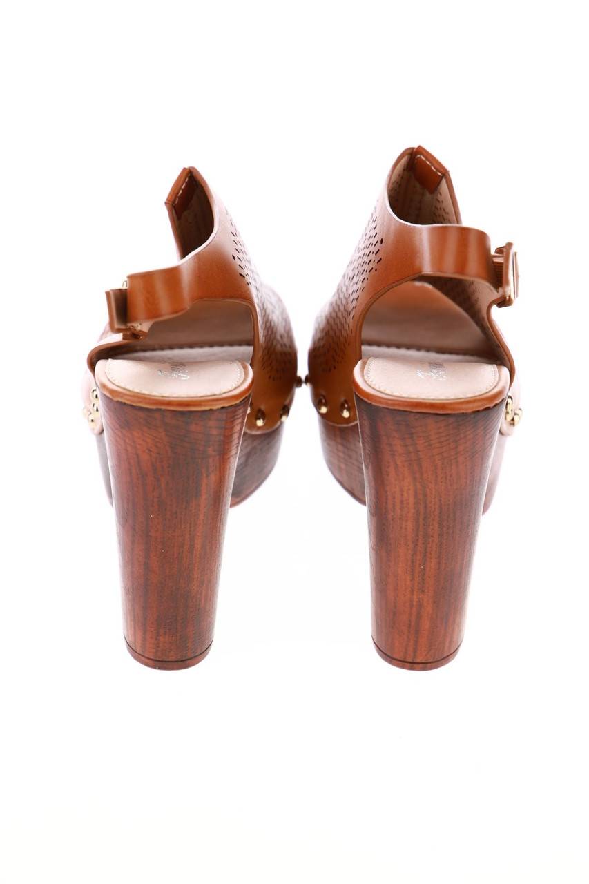 Carou Fersini Slingback-Pumps mit Cut-outs Im Verkauf