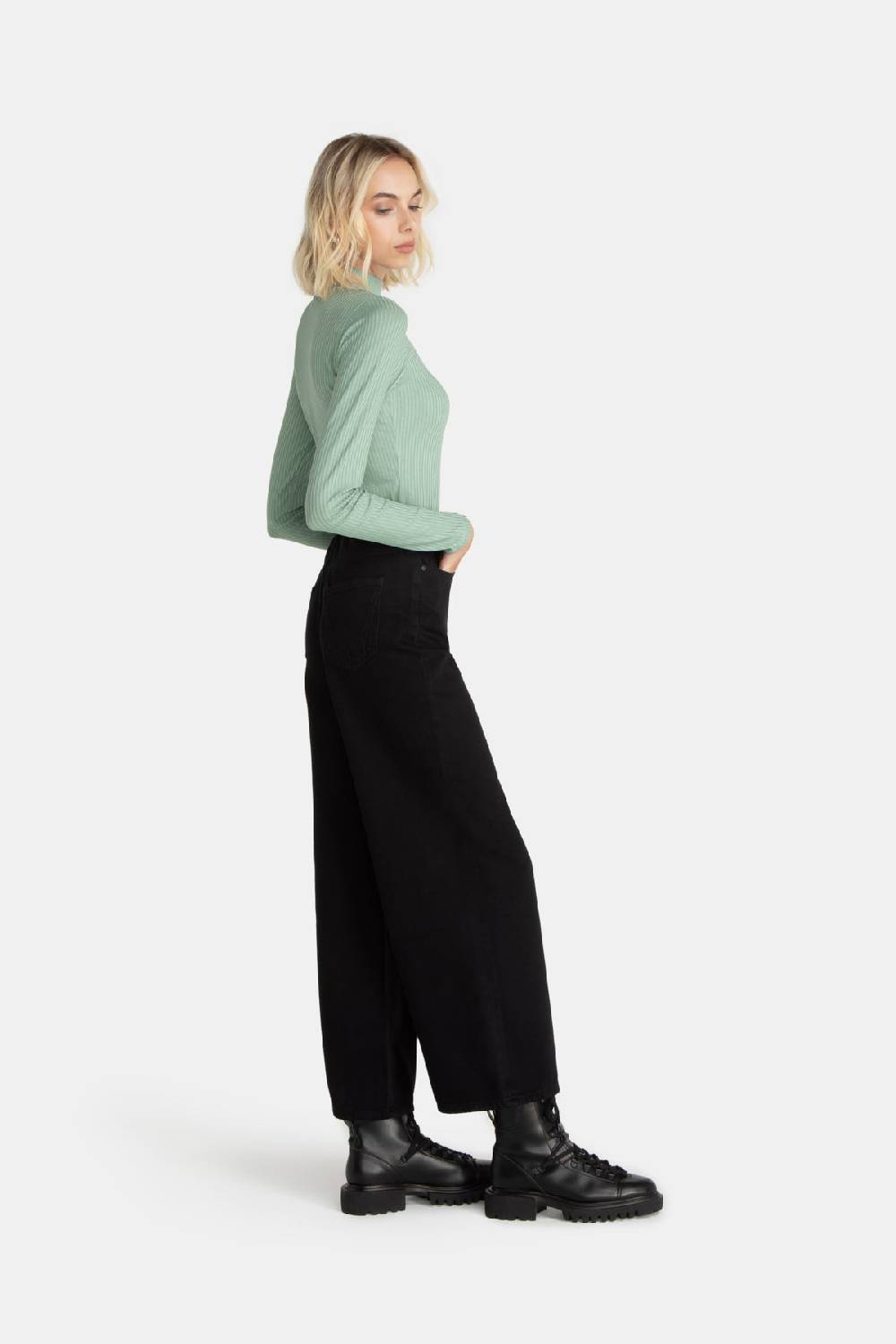 Lovjoi Wide Cropped Jeans BARLERIA Black Overdyed Saisonschlussverkauf