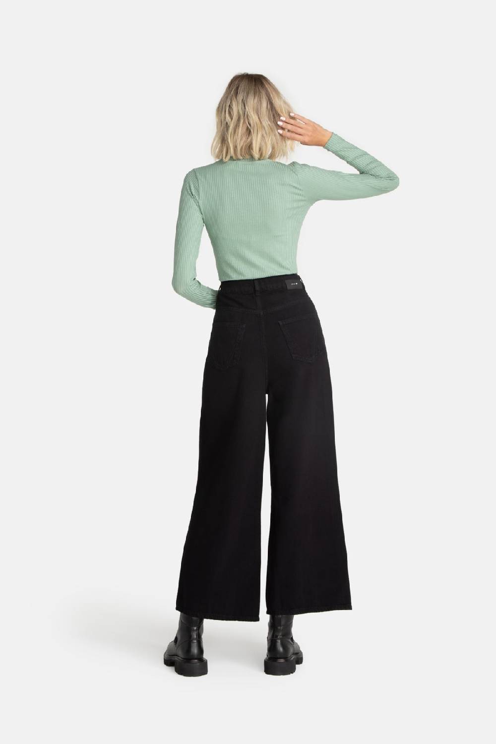Lovjoi Wide Cropped Jeans BARLERIA Black Overdyed Saisonschlussverkauf