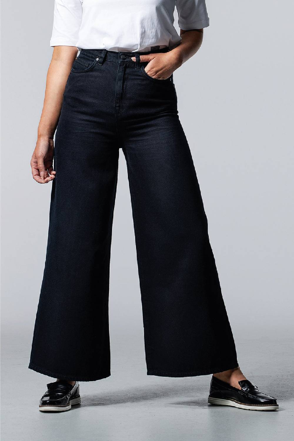 Lovjoi Wide Cropped Jeans BARLERIA Black Overdyed Saisonschlussverkauf