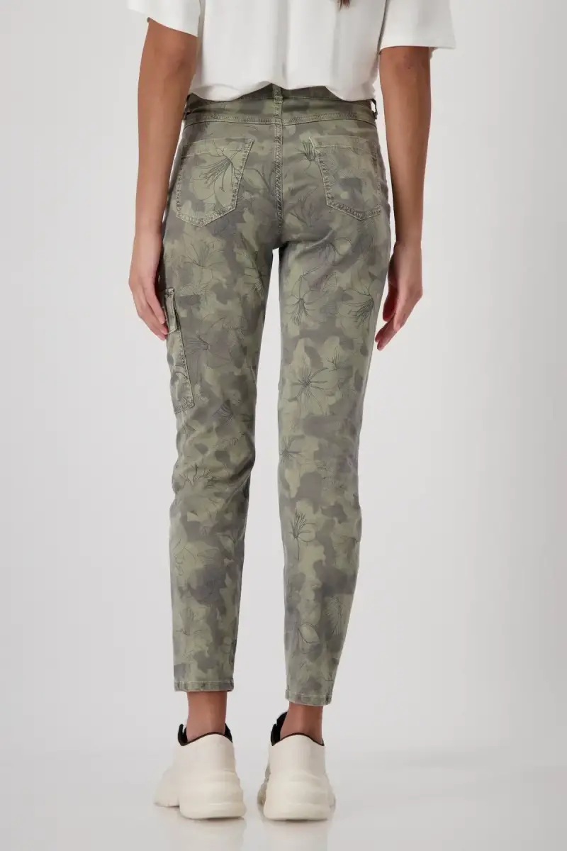Monari Camouflage Hose mit Blumen Exklusivangebot
