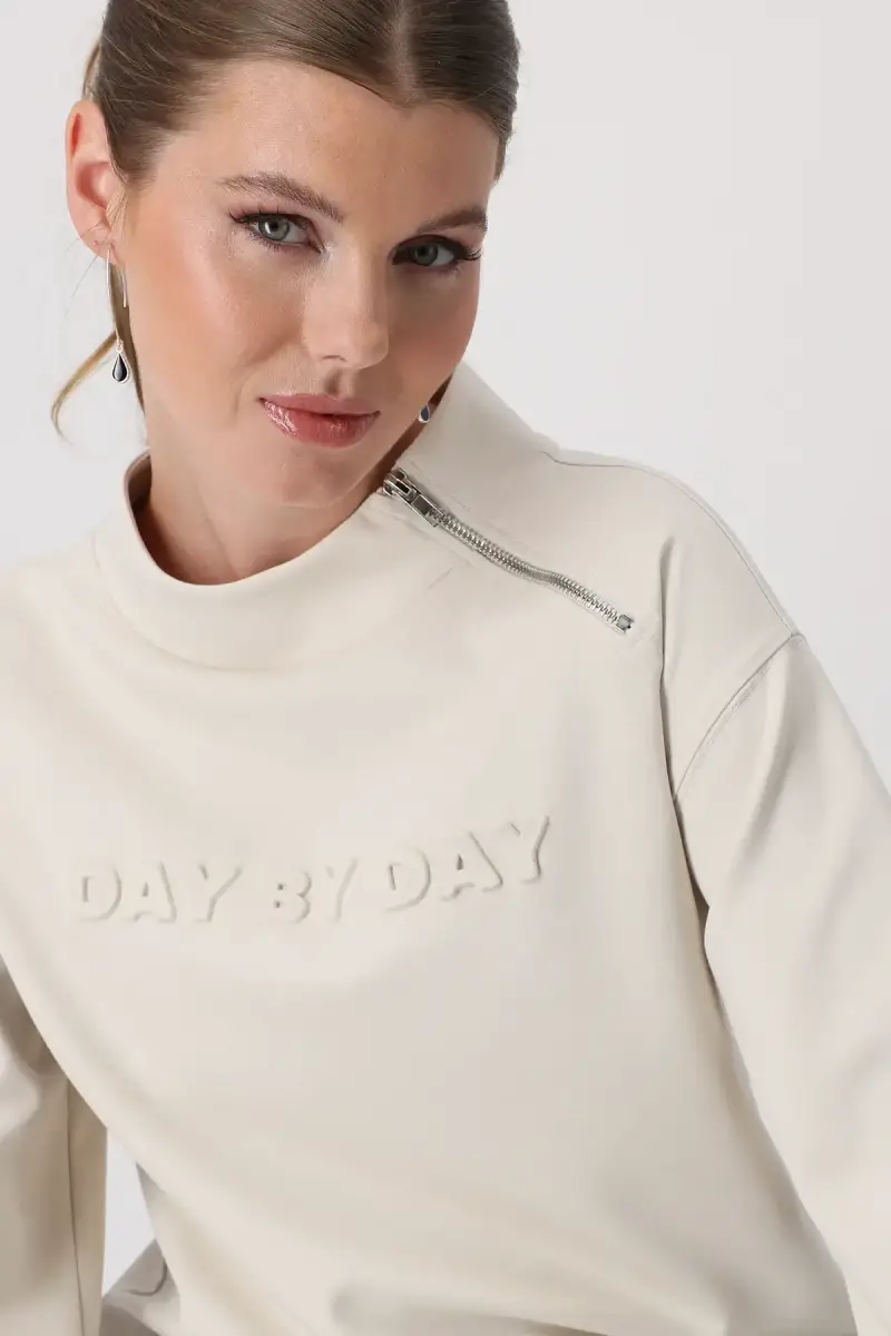 Monari Sweatshirt mit 3D Schrift Tägliche Deals