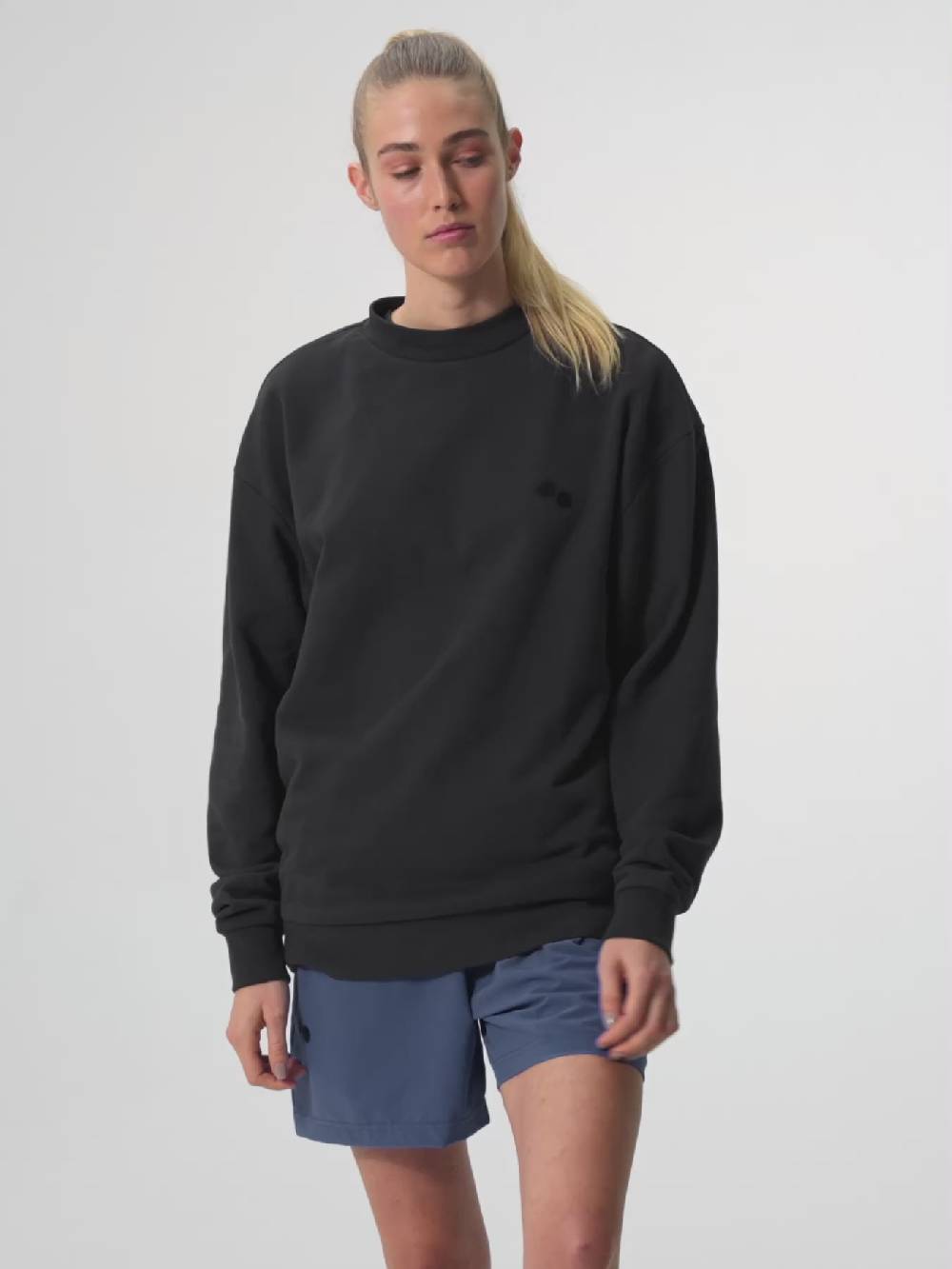Pinqponq Sweatshirt - Circles Peat Black (Unisex) Kostenloser Versand