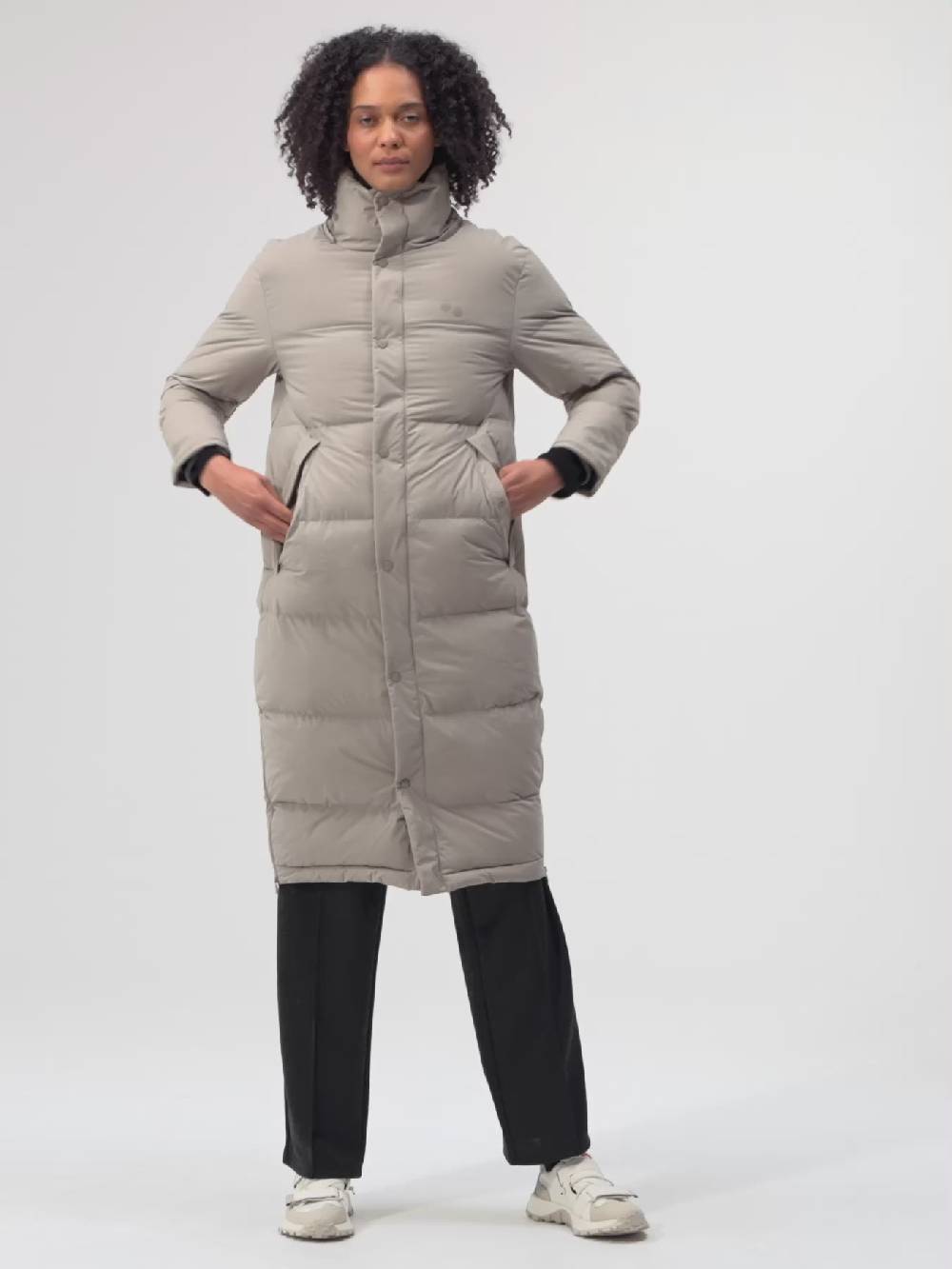 Pinqponq Puffy Parka - Cement Taupe (Female) Zeitlich begrenztes Angebot
