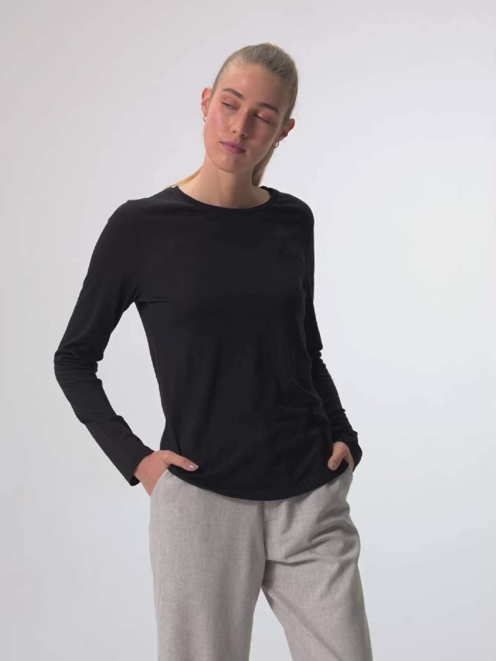 Pinqponq Longsleeve Merino - Sheep Black (Female) Kostenloser Versand international