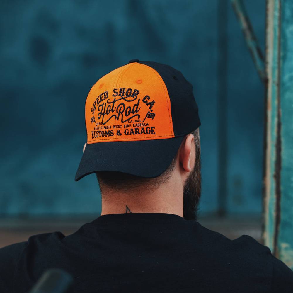 Queen Kerosin Baseball Cap mit Print auf der Schirmunterseite «Hot Rod» zollfrei