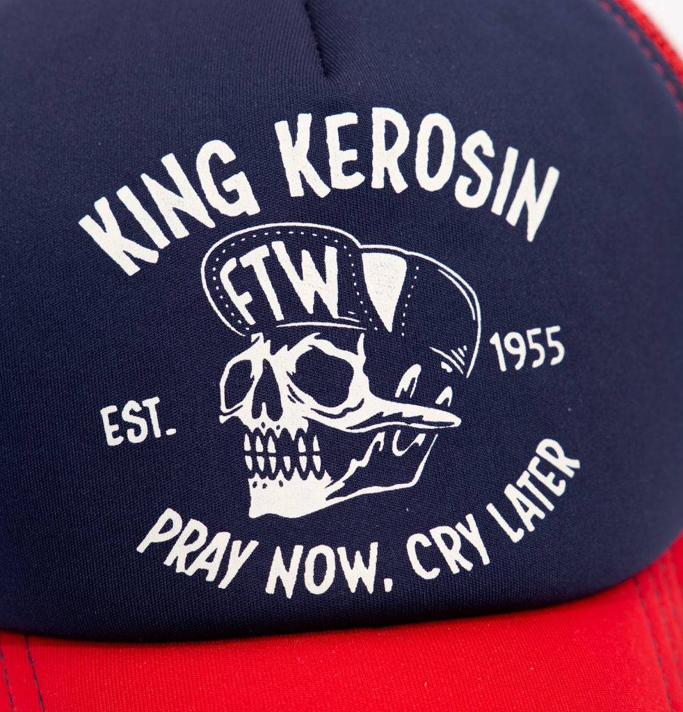 Queen Kerosin Trucker Cap «mit kontrastfarbenem Print «Pray now. cray later» 2025