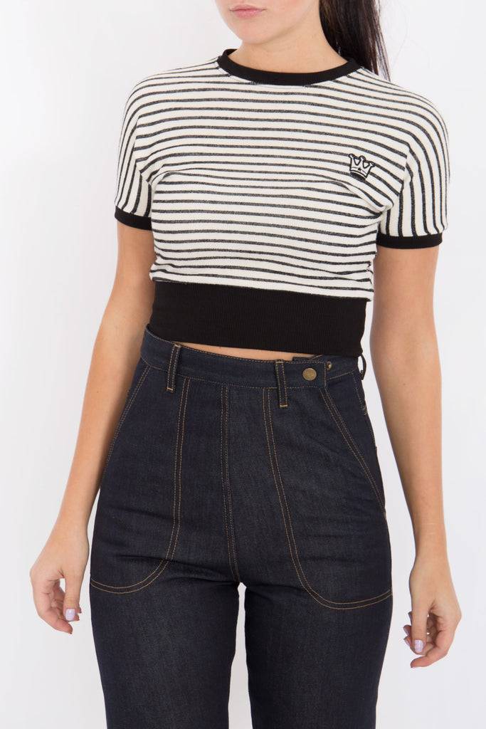 Queen Kerosin Cropped Pullover mit Streifen Neueste Stile