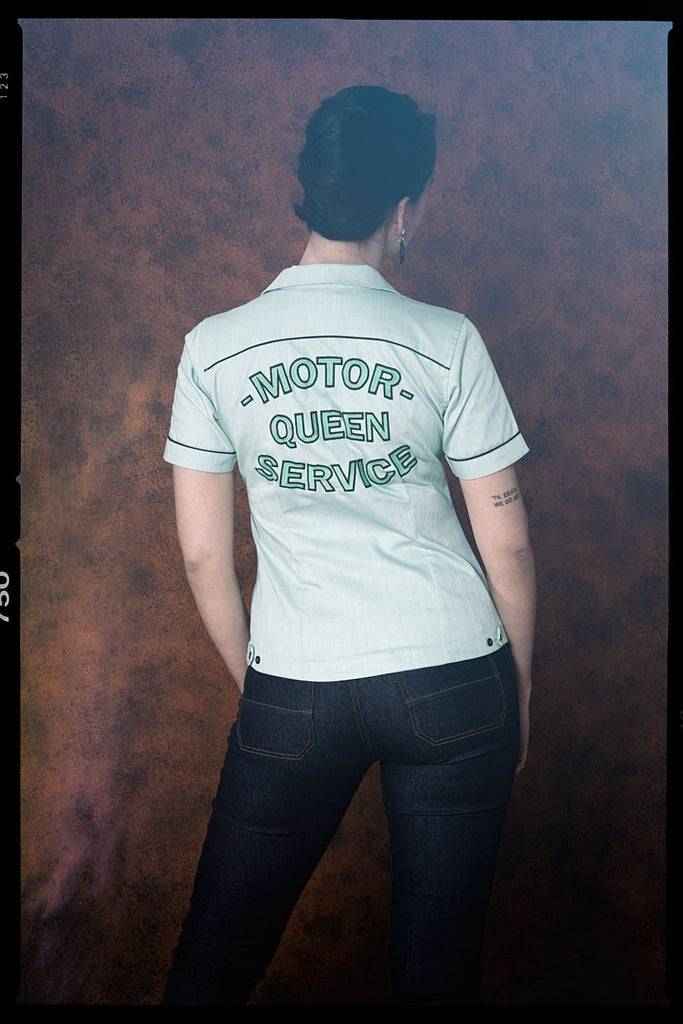 Queen Kerosin Kurzarm Reverskragen Bluse im Racing Design «Motor Queen» Sonderangebot