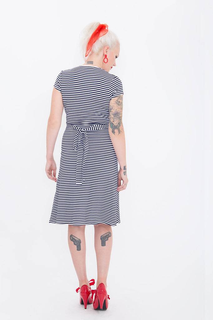 Queen Kerosin Sailor Dress mit süßer Schleife am Rücken «Mermaid» Kostenloser Versand international